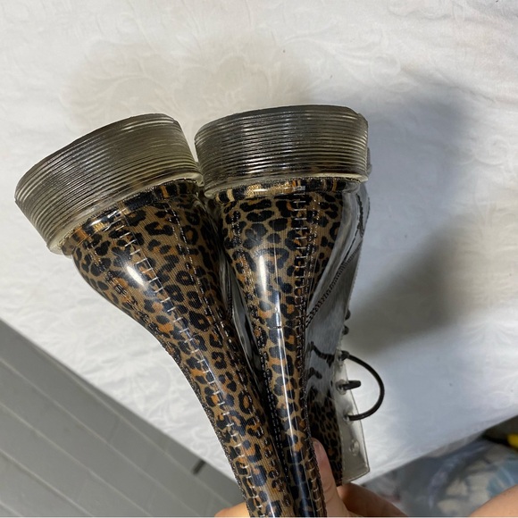 New Lucky Brand Rain Boots Lace Up Cheetah Leopard Animal Print Women’s 6 Rare - Picture 3 of 10